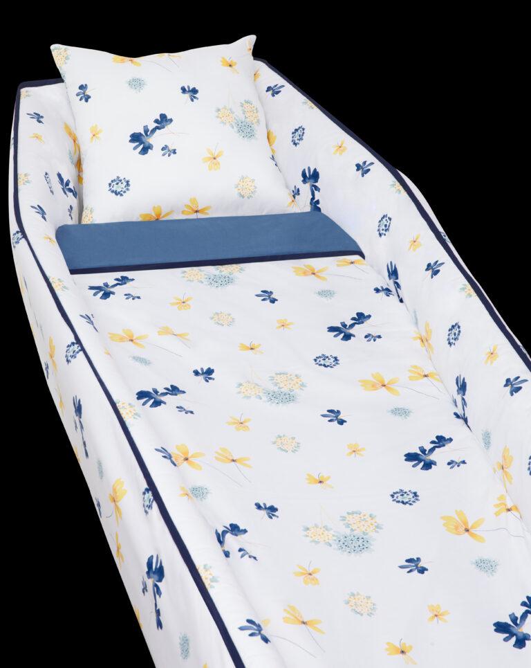 Capiton funéraire Les Fleurs des Champs ANOBLIS avec des motifs de fleurs bleues et jaunes
